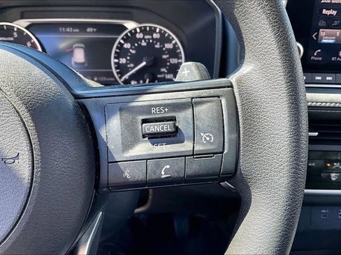 Used 2023 Nissan Rogue S FWD image 12