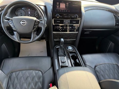 Used 2024 Nissan Armada Platinum image 10