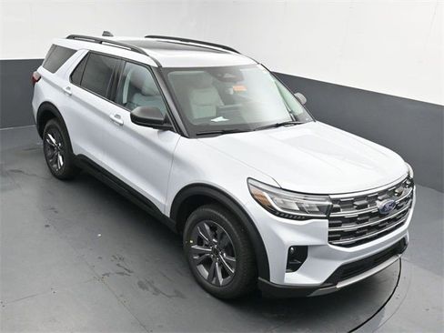 New 2026 Ford Explorer Active w/ Active Comfort Package image 16