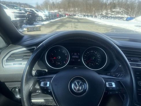Used 2021 Volkswagen Tiguan SE R-Line image 11