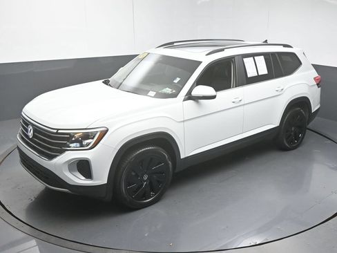 Used 2024 Volkswagen Atlas SE FWD image 45
