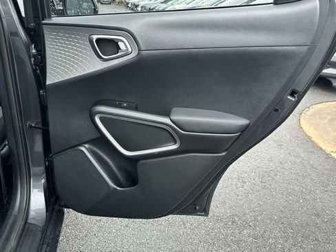 Used 2022 Kia Soul LX w/ Technology Package image 17