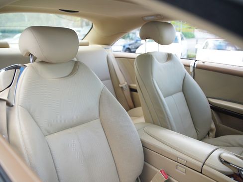 Used 2013 Mercedes-Benz CL 550 4MATIC image 21