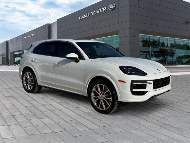 Used 2024 Porsche Cayenne S AWD/4WD image 7
