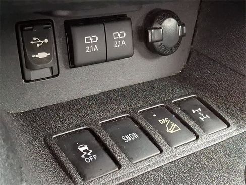 Used 2017 Toyota Highlander Limited Platinum image 28