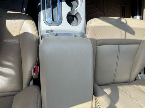 Used 2010 Ford Edge Limited image 23