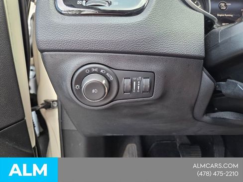 Used 2018 Jeep Compass Limited w/ Navigation Group AWD/4WD image 30