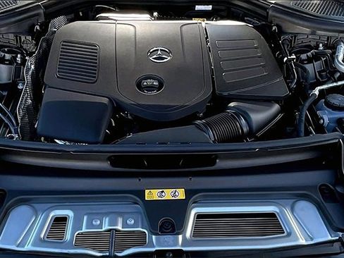 New 2026 Mercedes-Benz GLC 300 image 11