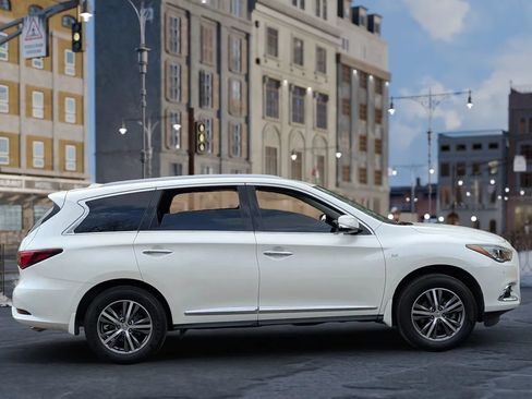 Used 2020 INFINITI QX60 Luxe w/ Essential Package FWD image 4