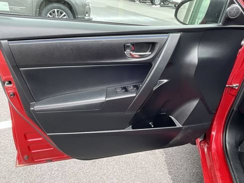 Certified 2018 Toyota Corolla SE FWD image 12