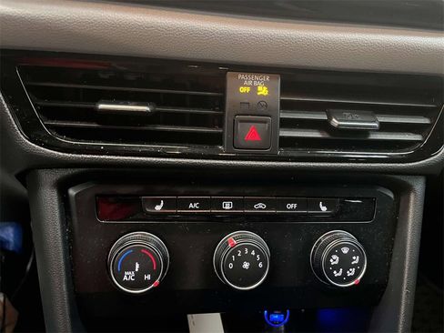 Used 2022 Volkswagen Taos S image 18