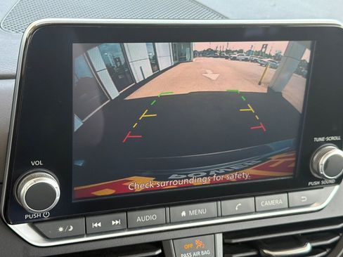 Used 2023 Nissan Altima 2.5 SV FWD image 18