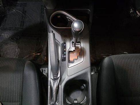 Used 2018 Toyota RAV4 LE image 11