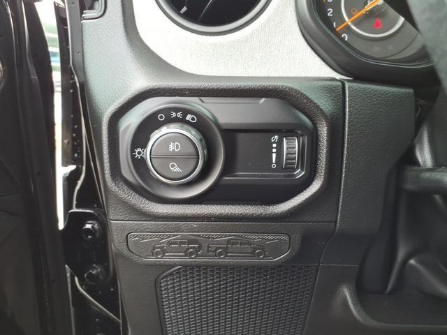 Used 2025 Jeep Gladiator Sport AWD/4WD image 18