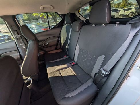 Used 2018 Nissan Kicks S image 18