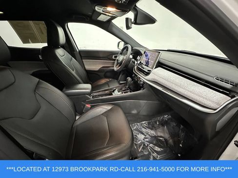Used 2023 Jeep Compass Latitude AWD/4WD image 24