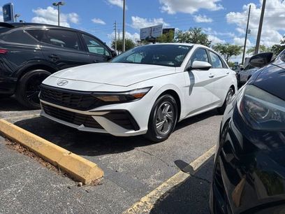 Used 2024 Hyundai Elantra SE