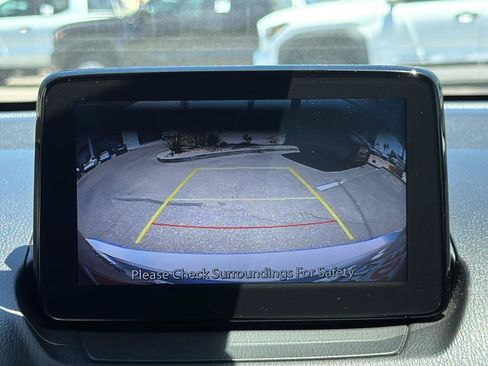 Used 2019 Toyota Yaris LE FWD image 22