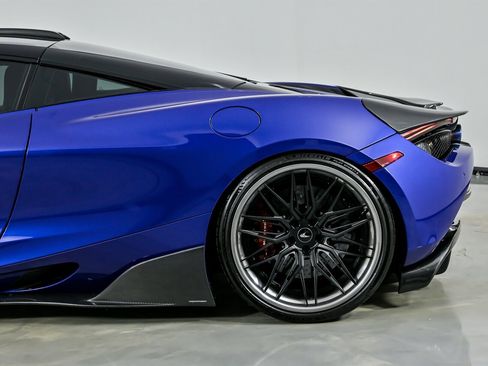Used 2019 McLaren 720S image 12