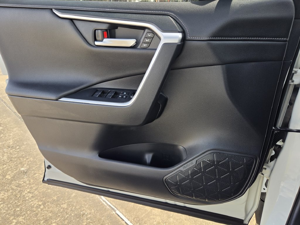 Used 2019 Toyota RAV4 Limited w/ Cold Weather Package AWD/4WD image 26