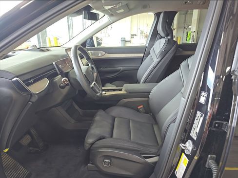 Used 2025 Volvo EX90 Ultra AWD/4WD image 8
