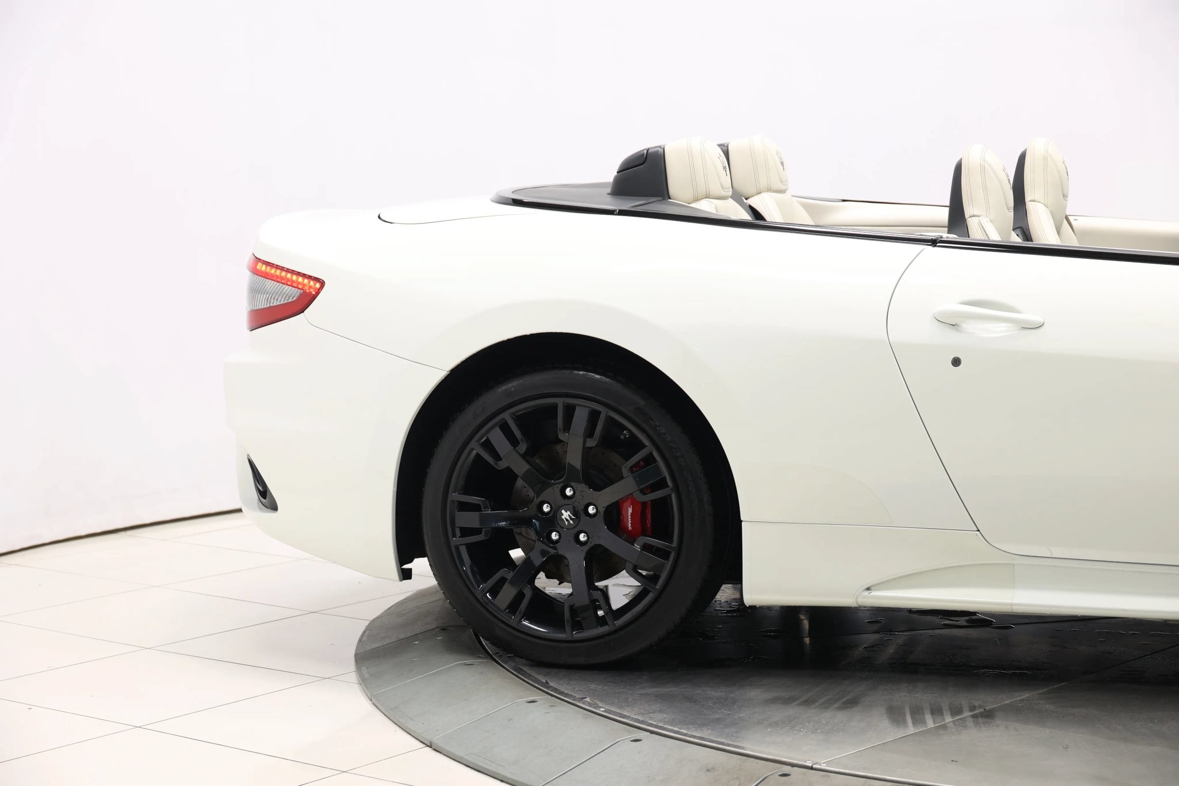 Used 2018 Maserati GranTurismo Sport RWD image 62