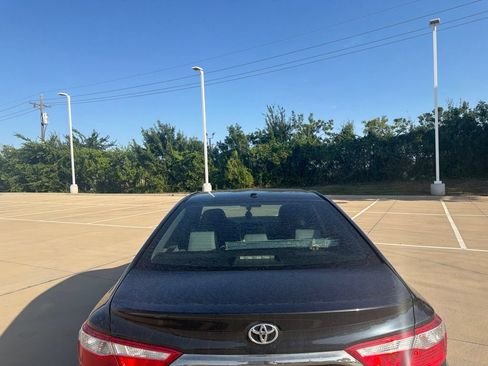 Used 2016 Toyota Camry XSE w/ Moonroof Package FWD image 4