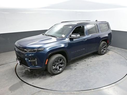 New 2026 Jeep Grand Wagoneer Limited AWD/4WD image 39