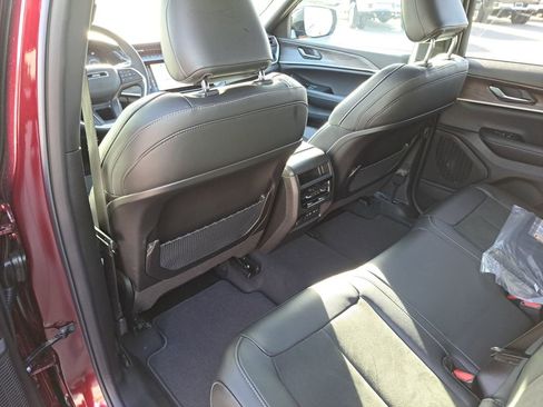 New 2026 Jeep Grand Cherokee Altitude AWD/4WD image 15