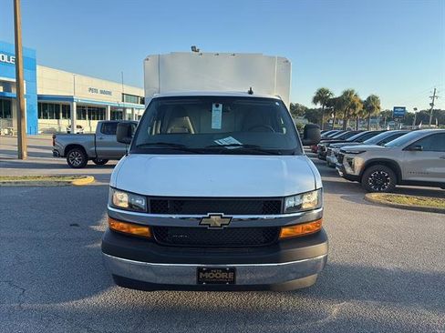 New 2025 Chevrolet Express 3500 w/ Power Convenience Package image 2