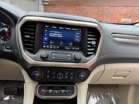 Used 2023 GMC Acadia Denali w/ Denali Technology Package image 18