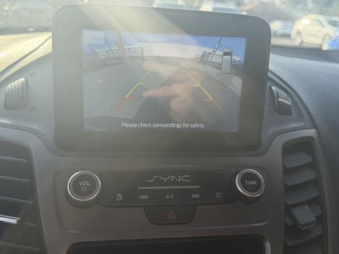 Used 2022 Ford Transit Connect XLT image 14