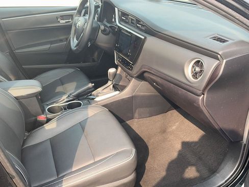 Used 2018 Toyota Corolla XLE FWD image 30