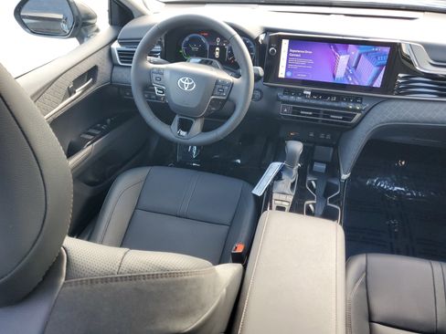 Used 2026 Toyota Camry XLE image 16