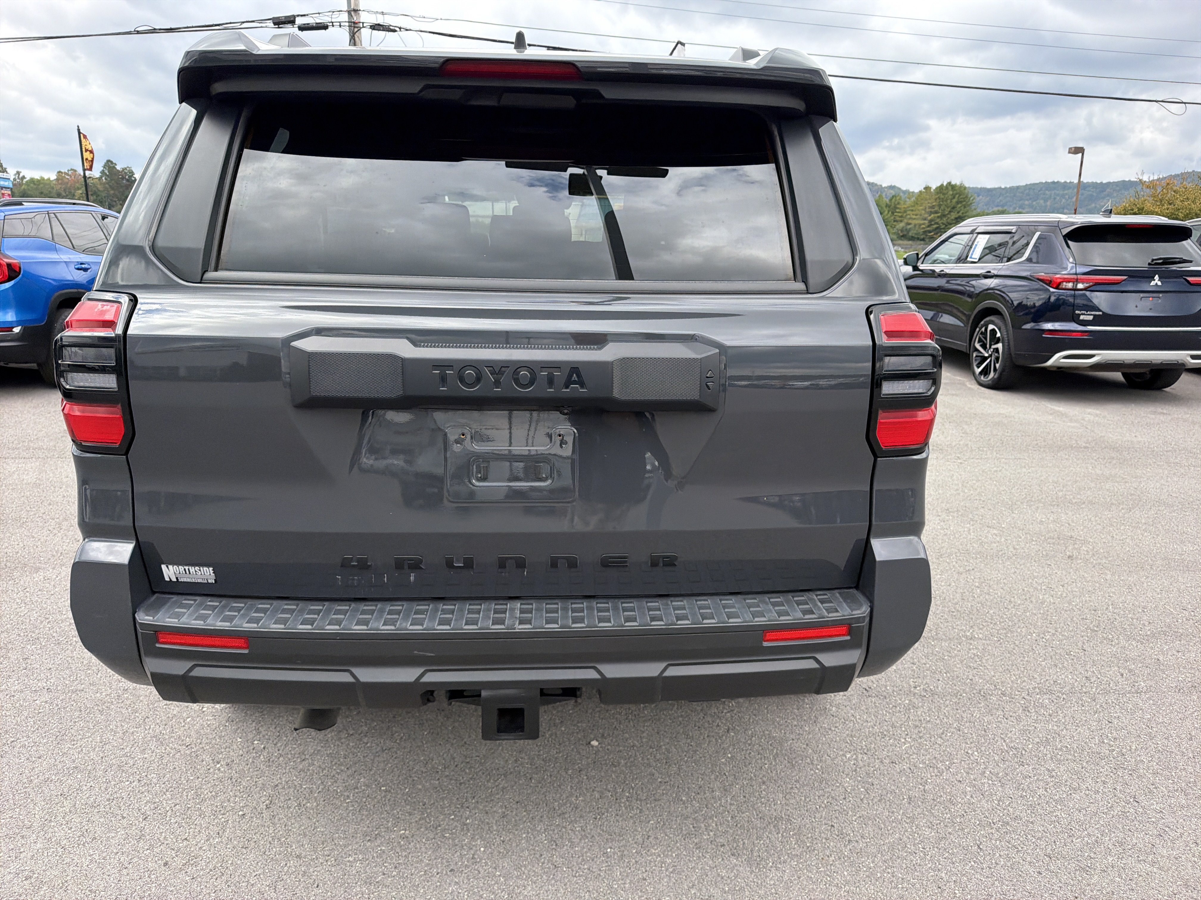 Used 2025 Toyota 4Runner SR5 AWD/4WD image 7