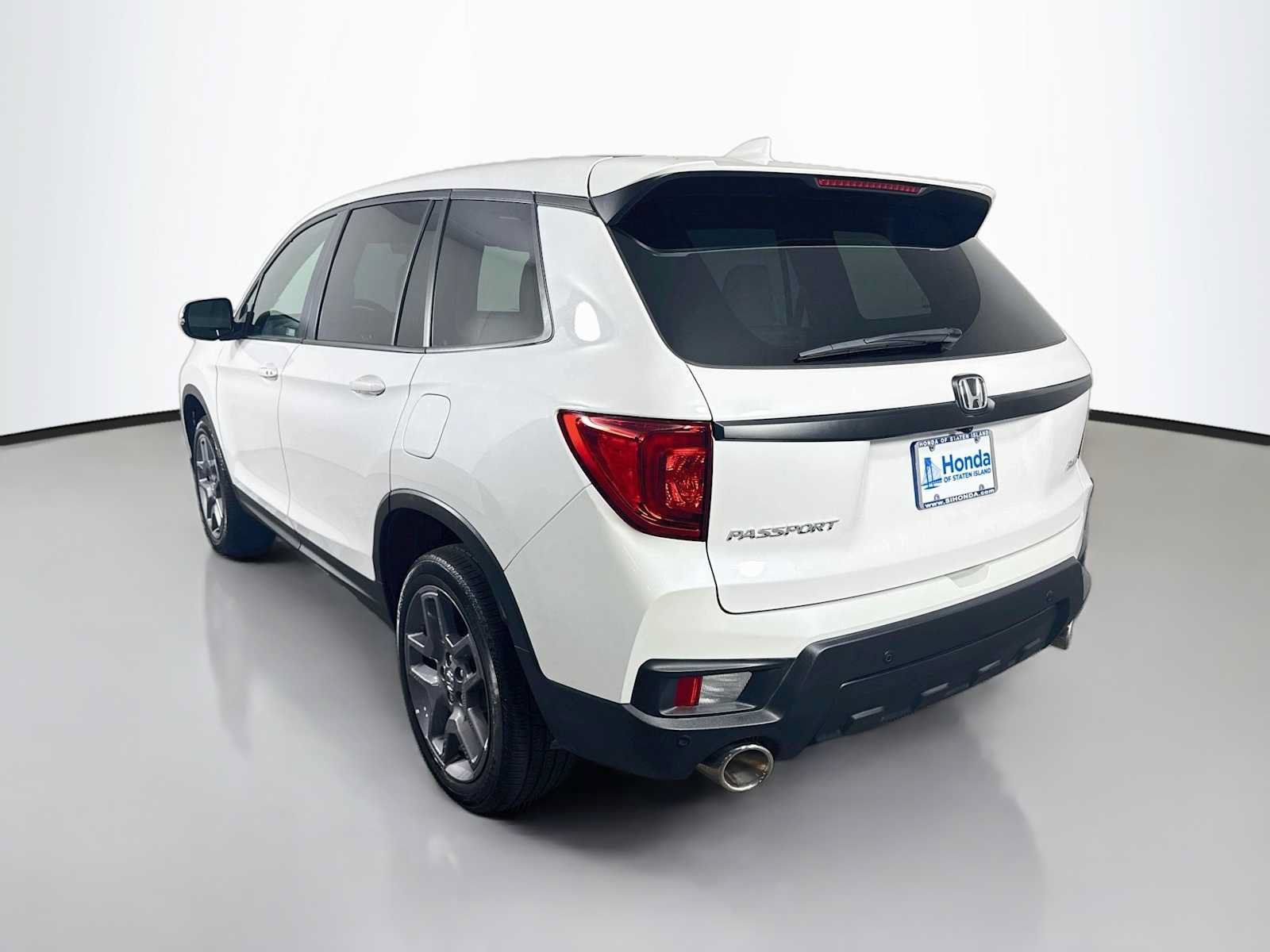 Used 2023 Honda Passport EX-L image 5