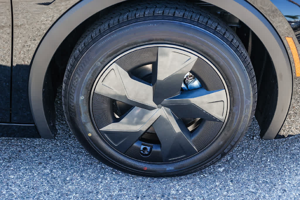 New 2027 Toyota Prius Plug-In Hybrid FWD image 9
