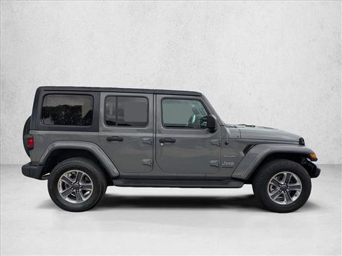Used 2021 Jeep Wrangler Unlimited Sahara image 4