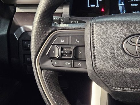 Certified 2025 Toyota 4Runner SR5 AWD/4WD image 27