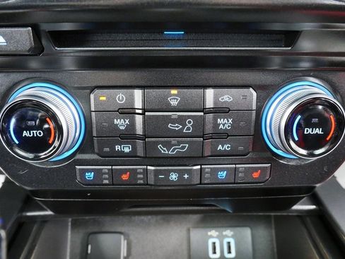 Used 2016 Ford F150 Lariat w/ Equipment Group 502A Luxury image 32