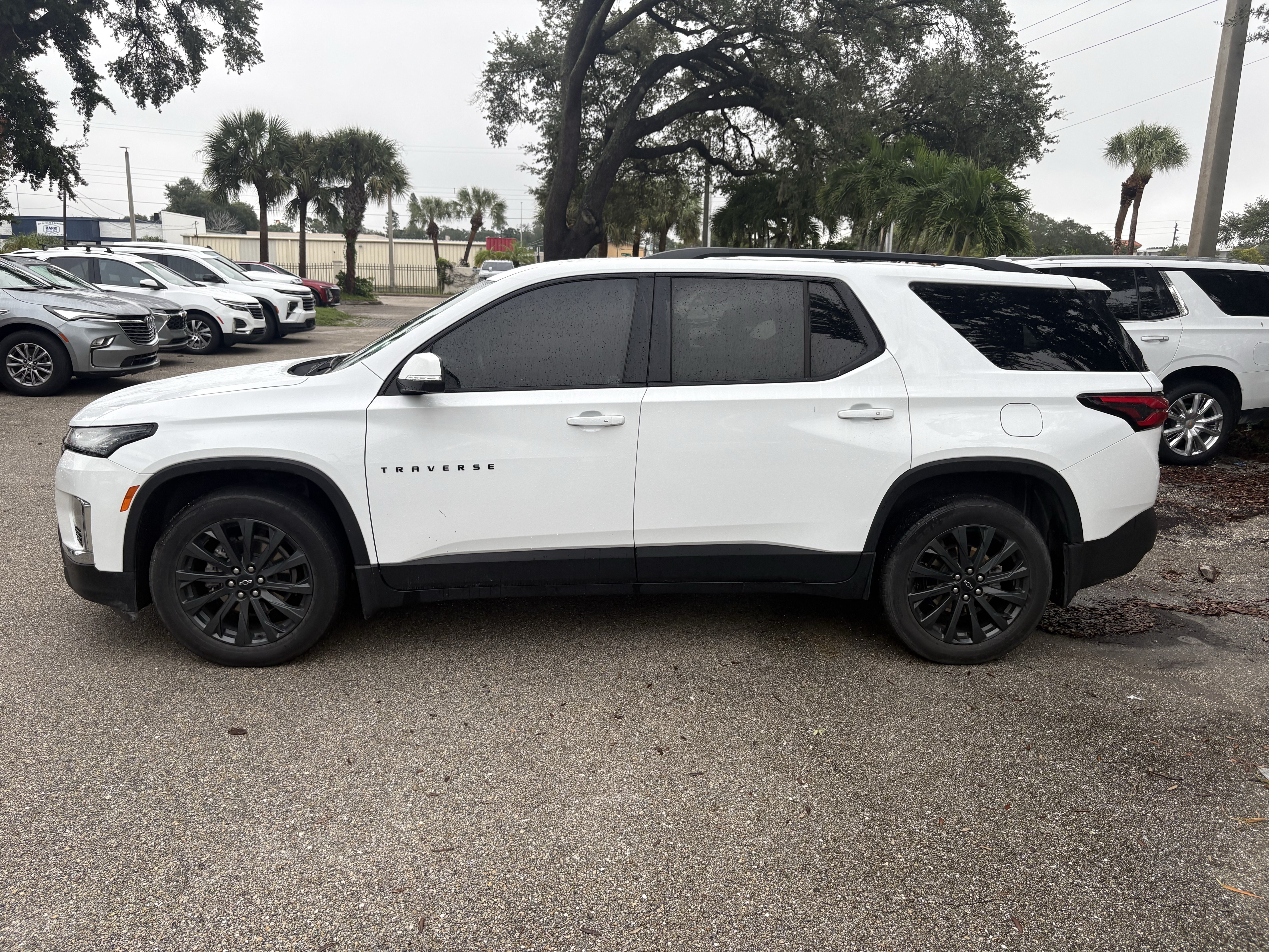 Used 2022 Chevrolet Traverse RS FWD image 4