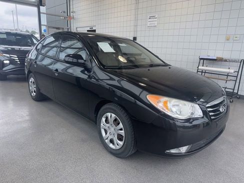 Used 2010 Hyundai Elantra GLS FWD image 2