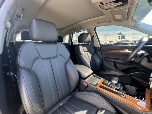 Used 2023 Audi Q5 2.0T Prestige w/ Prestige Package image 30