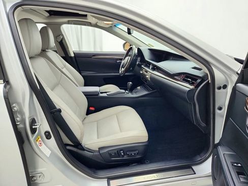 Used 2014 Lexus ES 350 w/ Luxury Package image 14