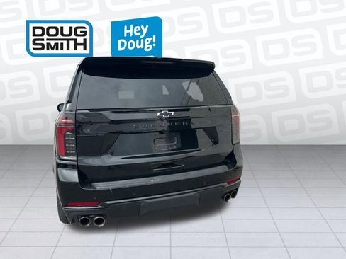 Used 2025 Chevrolet Suburban Z71 AWD/4WD image 5