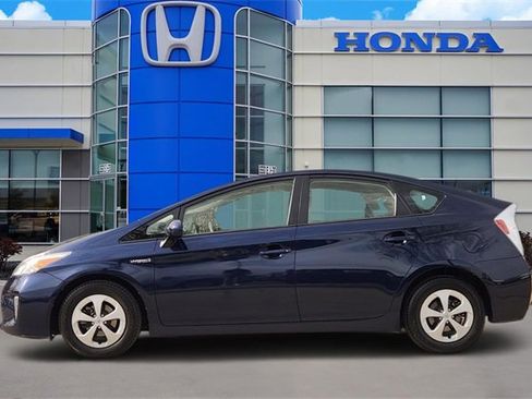 Used 2013 Toyota Prius Two image 3