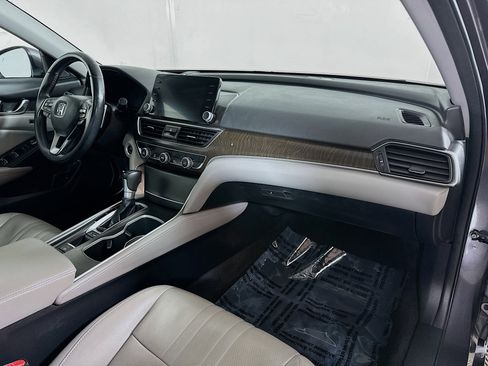 Used 2018 Honda Accord Touring image 28