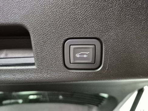 New 2026 Chevrolet Traverse LT w/ Driver Confidence Package image 9