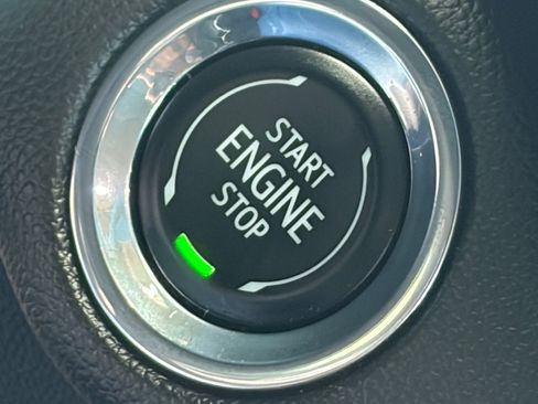 Used 2023 Buick Envision Avenir FWD image 33