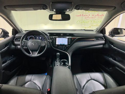 Used 2020 Toyota Camry XLE w/ Navigation Package image 19